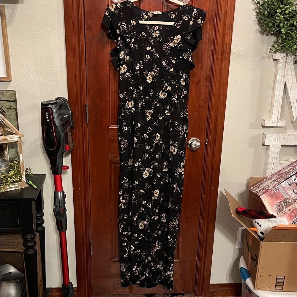 Chic Black Floral Jumpsuit